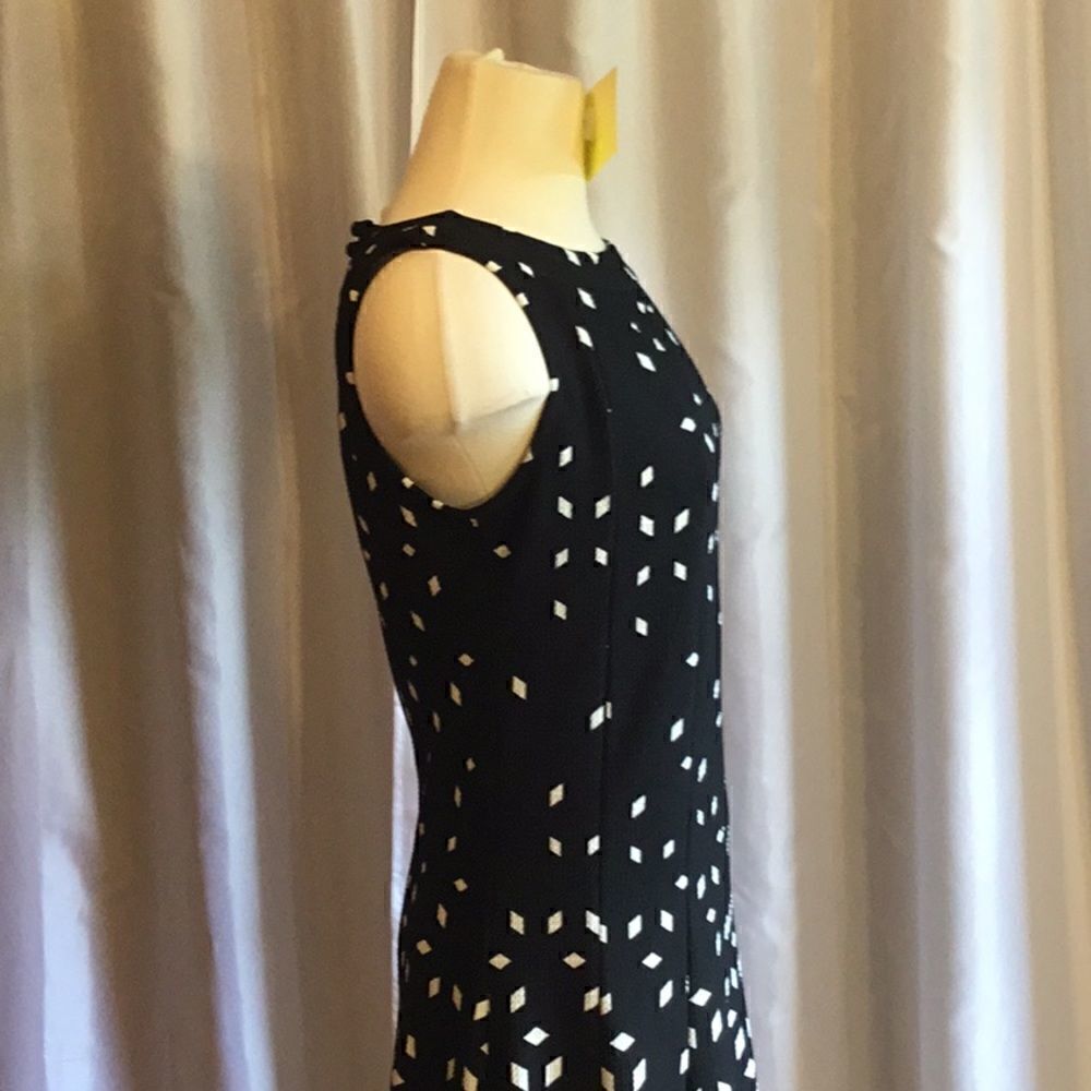 Sleeveless dress in waffle weave poly blend small - Picture 9 of 15
